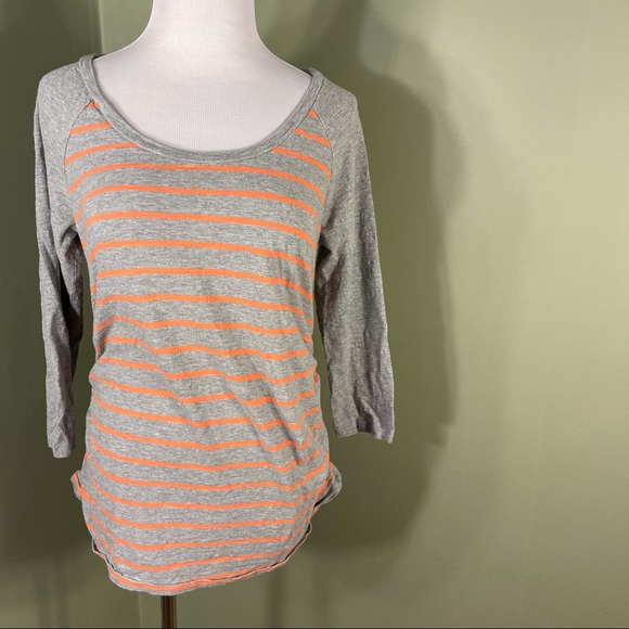 M Liz Lange) maternity tee-shirt - Picture 8 of 8